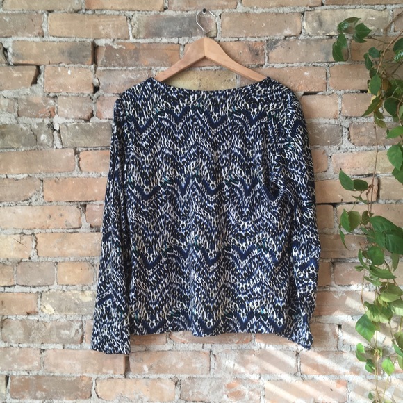 Bestow Blouse - Picture 4 of 5